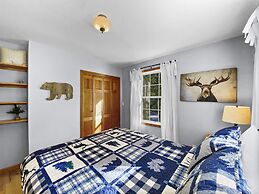 Moose Trail Retreat 3 Bedroom Home by RedAwning