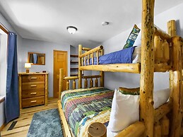 Moose Trail Retreat 3 Bedroom Home by RedAwning