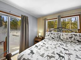 Moose Trail Retreat 3 Bedroom Home by RedAwning