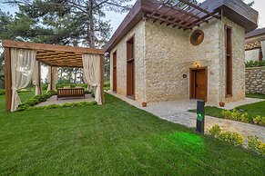 Marisstone Hotel Villa