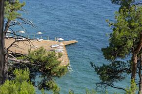 Marisstone Hotel Villa