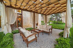 Marisstone Hotel Villa