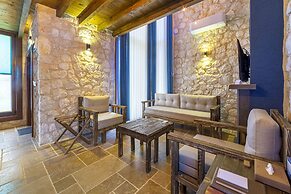 Marisstone Hotel Villa