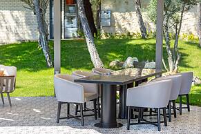 Marisstone Hotel Villa