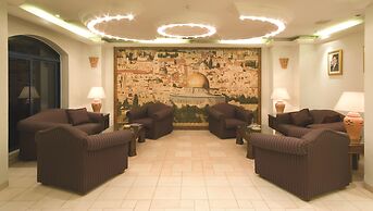 Delmon Suites