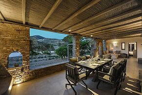 Villa Gustosa Luxury Villa on Faragas Beach