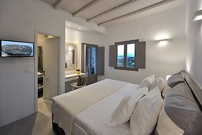 Villa Gustosa Luxury Villa on Faragas Beach