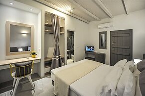 Villa Gustosa Luxury Villa on Faragas Beach