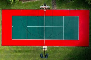 Plantation Acres Mansion 7 Bedroom Villa by RedAwning