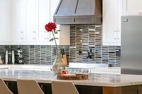 Plantation Acres Mansion 7 Bedroom Villa by RedAwning