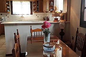 Lovely 2-bedroom Villa in Akrata, all Seasons!