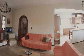 Lovely 2-bedroom Villa in Akrata, all Seasons!