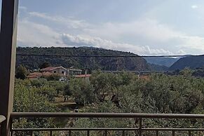 Lovely 2-bedroom Villa in Akrata, all Seasons!