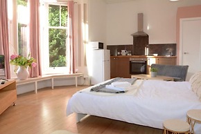 Remarkable 1 Bed Apartment in Birmingham