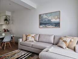 Brand New House by Botany - Parking