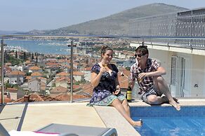 Luxury Villa Rooftop Pool !avbl in Season