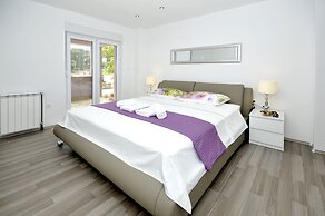 Luxury Villa Rooftop Pool !avbl in Season