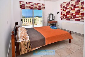 Villa 200m To The Coral Bay Strip, Large Pool