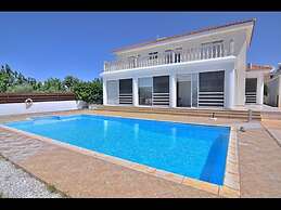 Villa 200m To The Coral Bay Strip, Large Pool