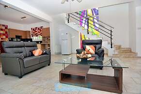 Villa 200m To The Coral Bay Strip, Large Pool