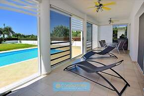 Villa 200m To The Coral Bay Strip, Large Pool