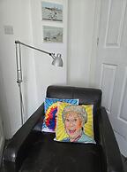 3 Bed House Stunning Views And Free Parking