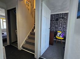 3 Bed House Stunning Views And Free Parking