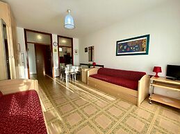 Gorgeous Studio With Terrace and AC - Beahost