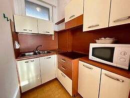 Gorgeous Studio With Terrace and AC - Beahost