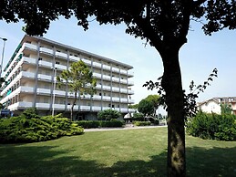 Gorgeous Studio With Terrace and AC - Beahost