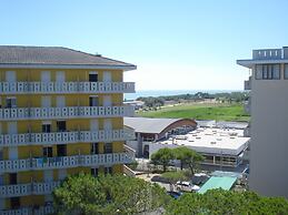Colourful Flat With Terrace and Elevator - Beahost