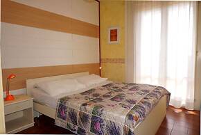 Cozy 1 Bedroom Apartment With Shared Pool and Lift