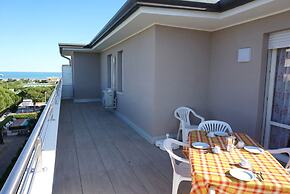 Great and Bright Apartment With Pool - Beahost