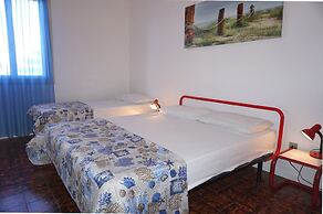 Great and Bright Apartment With Pool - Beahost