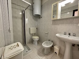 Holiday by the Pool - Lovely Flat With Balcony