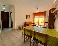 Holiday by the Pool - Lovely Flat With Balcony