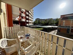 Holiday by the Pool - Lovely Flat With Balcony