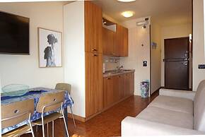 Modern Studio With Shared Pool - Beahost