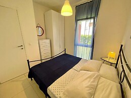 Relax by the Garden - Flat for up to 6 Guests