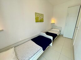 Relax by the Garden - Flat for up to 6 Guests