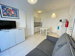 Relax by the Garden - Flat for up to 6 Guests