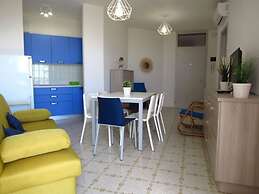 Modern Flat, 130m From the sea With Shared Pool