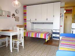 Colourful Studio With Shared Pool for 4 Guests