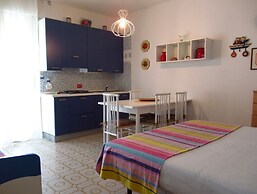 Colourful Studio With Shared Pool for 4 Guests