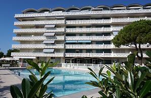 Flat With Luminous Terrace by the sea - Beahost