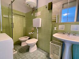 Flat With Luminous Terrace by the sea - Beahost