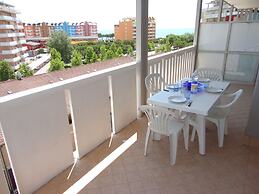 Bright Apartment With big Terrace for 5 People Near the Beach by Beaho