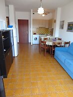 Bright Apartment With big Terrace for 5 People Near the Beach by Beaho