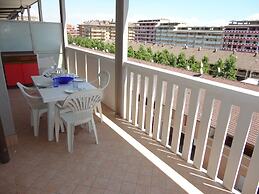 Bright Apartment With big Terrace for 5 People Near the Beach by Beaho