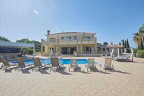 Protaras Holiday Villa Pa7 Private 7 Bedroom Villa